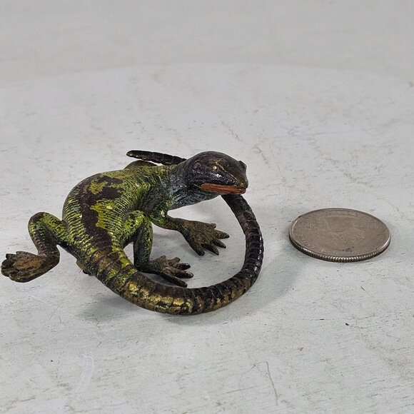 Vienna Bronze Lizard Figurine With Screws Cold Painted Green Vintage 2.5 Inches - Picture 7 of 12